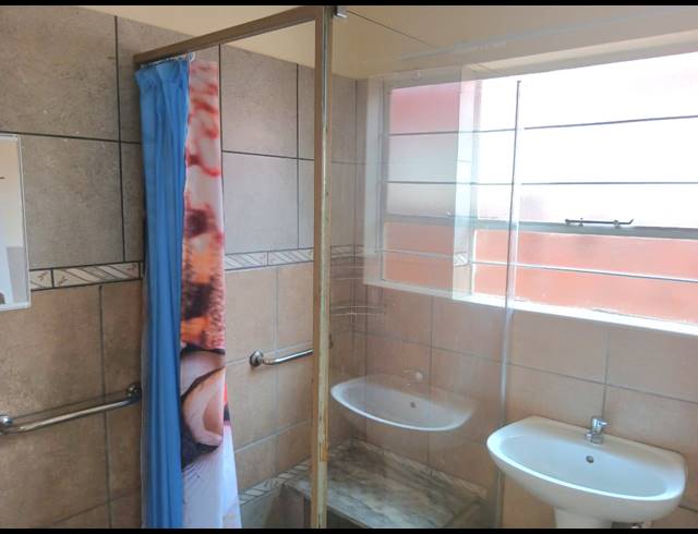 2 BEDROOM SECTIONAL TITLE FOR SALE IN GREENHILLS